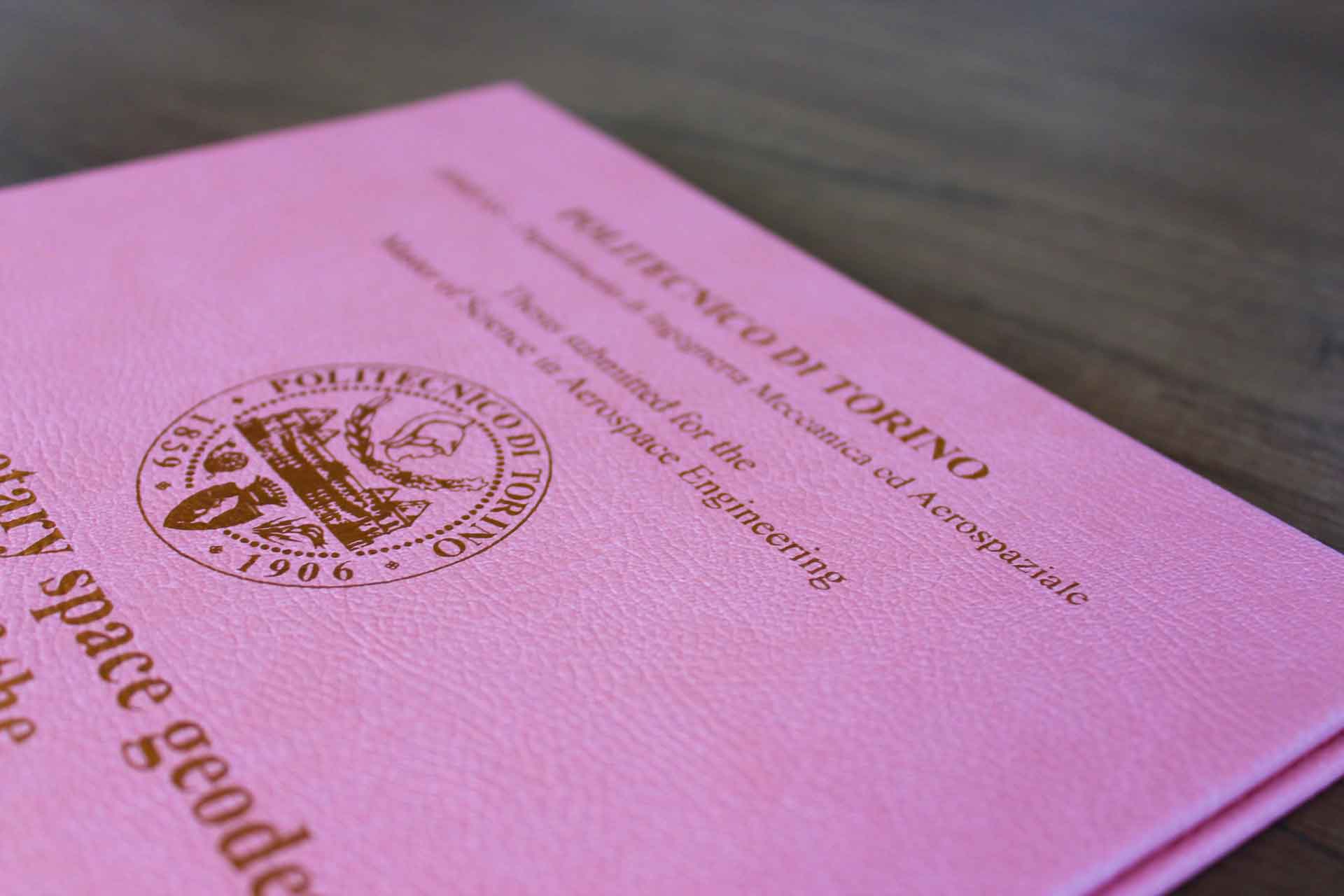 Stampa e rilegatura di tesi scolastiche a Cuneo