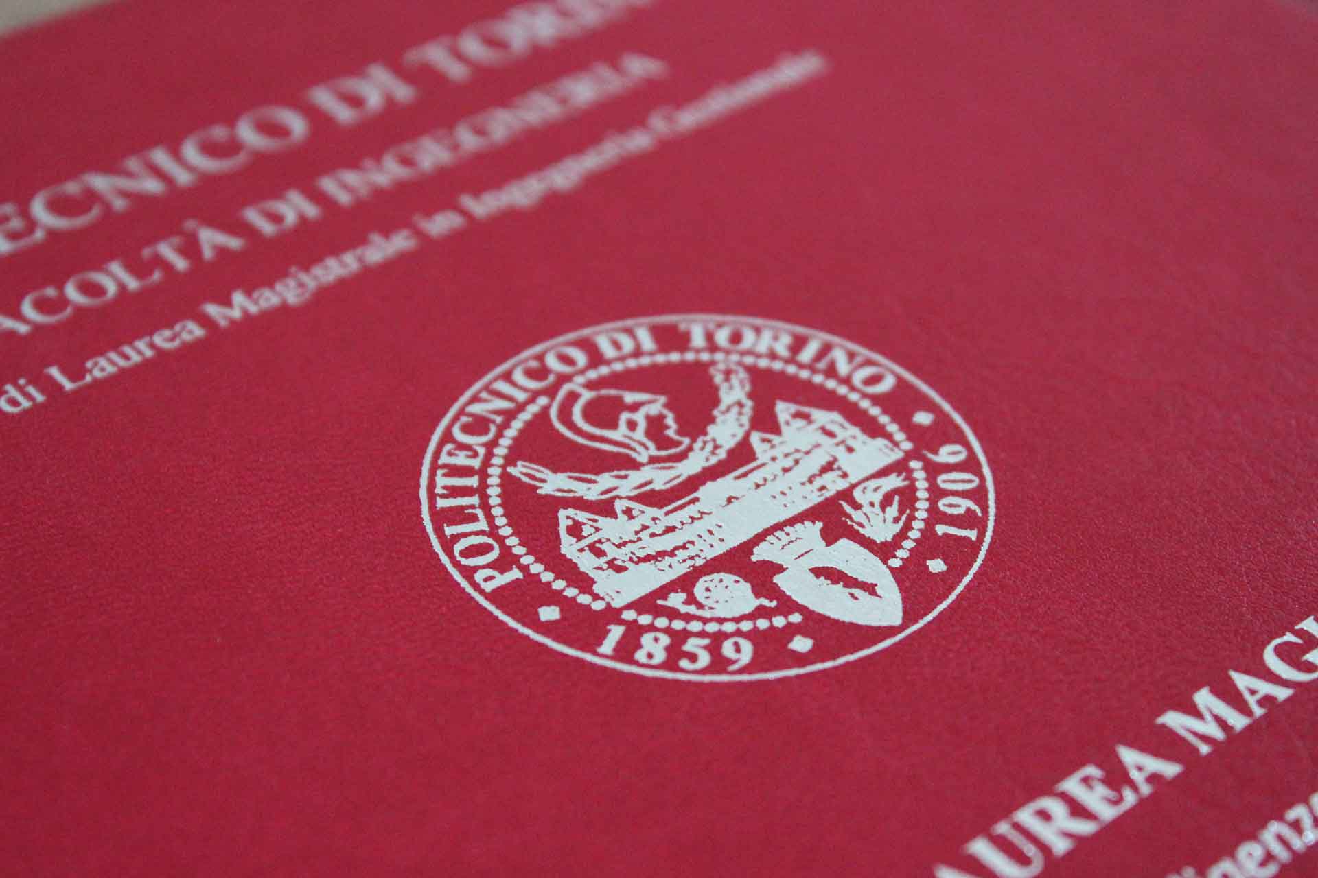 Stampa e rilegatura di tesi scolastiche a Cuneo